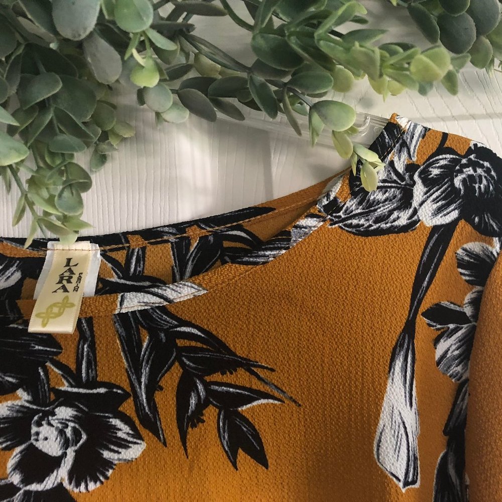 Mustard Floral Top - Picture 2 of 4